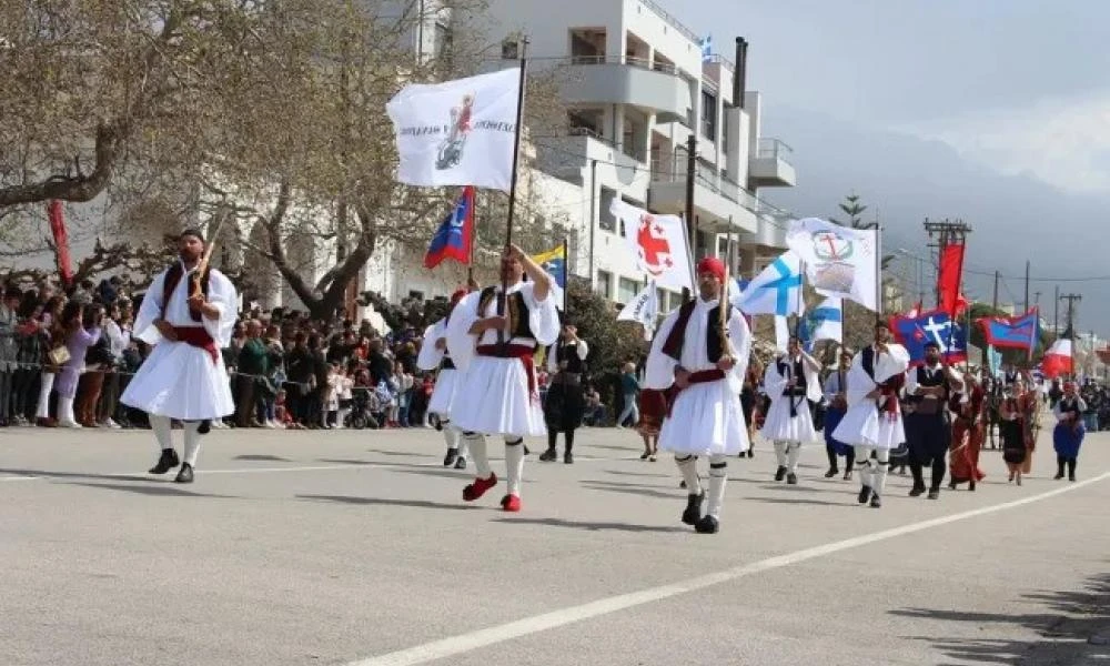 25η Μαρτίου: Ξεχωριστή παρέλαση με άλογα και άμαξες στην Κάρυστο